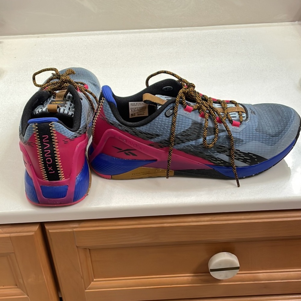 Great Reebok shoes! Like new